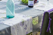 Salon dekorative Dežman - Izdelovanje zaves po meri, izdelava, prti po meri, zavese, roloji, senčila, karnise, blazine, pregrinjala, prti, nadprti, tekači, namizni pogrinjki, tekstilne in PVC talne obloge, preproge, predpražniki, vreče za sedenje, svetovanje, oblazinjanje pohištva, šivanje, polaganje talnih oblog