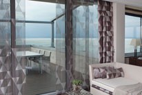 Salon dekorative Dežman - Izdelovanje zaves po meri, izdelava, prti po meri, zavese, roloji, senčila, karnise, blazine, pregrinjala, prti, nadprti, tekači, namizni pogrinjki, tekstilne in PVC talne obloge, preproge, predpražniki, vreče za sedenje, svetovanje, oblazinjanje pohištva, šivanje, polaganje talnih oblog